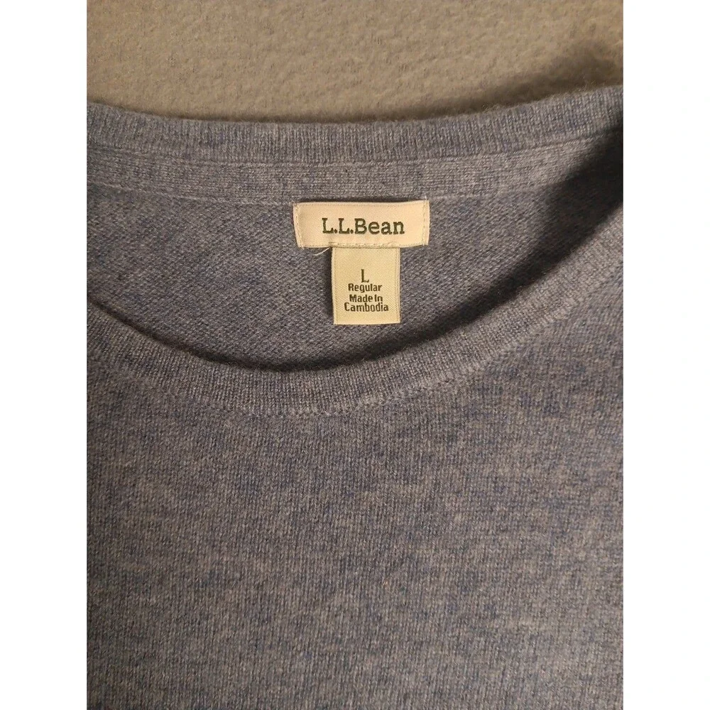 L.L. Bean 100% Cashmere Blue Soft Sweater Mens  Regular Large  - Crew Neck